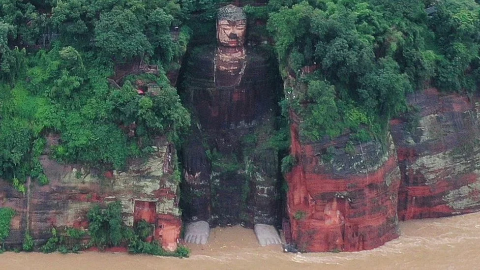 مجسمه بودا لشان در چین